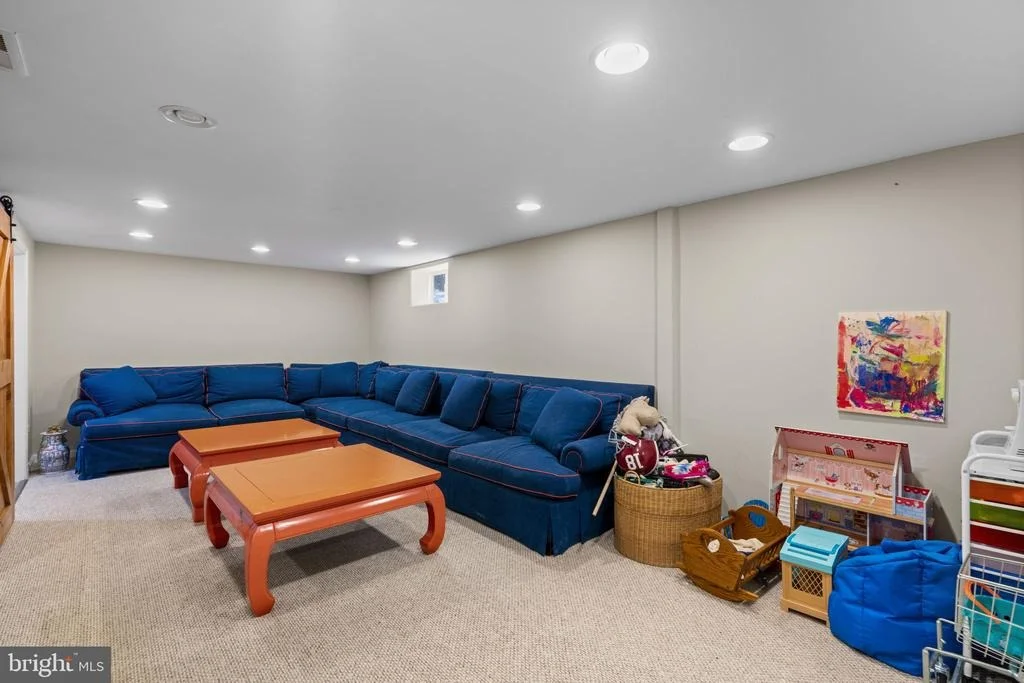 Photo of 52 SUNSET DRIVE
