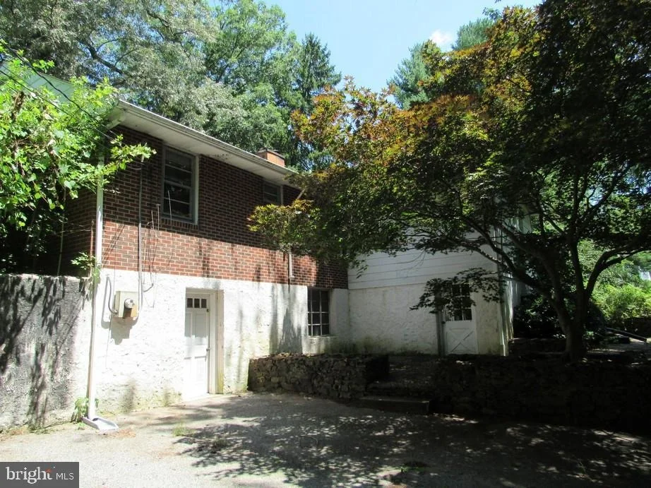 Photo of 1024 GLADWAY ROAD