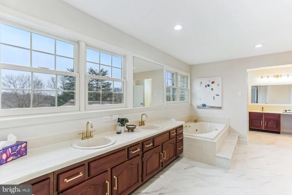 Photo of 9409 THORNEDIKE DRIVE