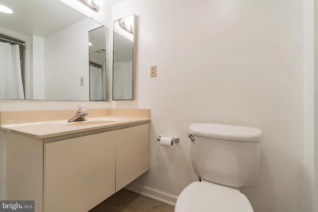 Photo of Unit 1509 at 15101 INTERLACHEN DRIVE