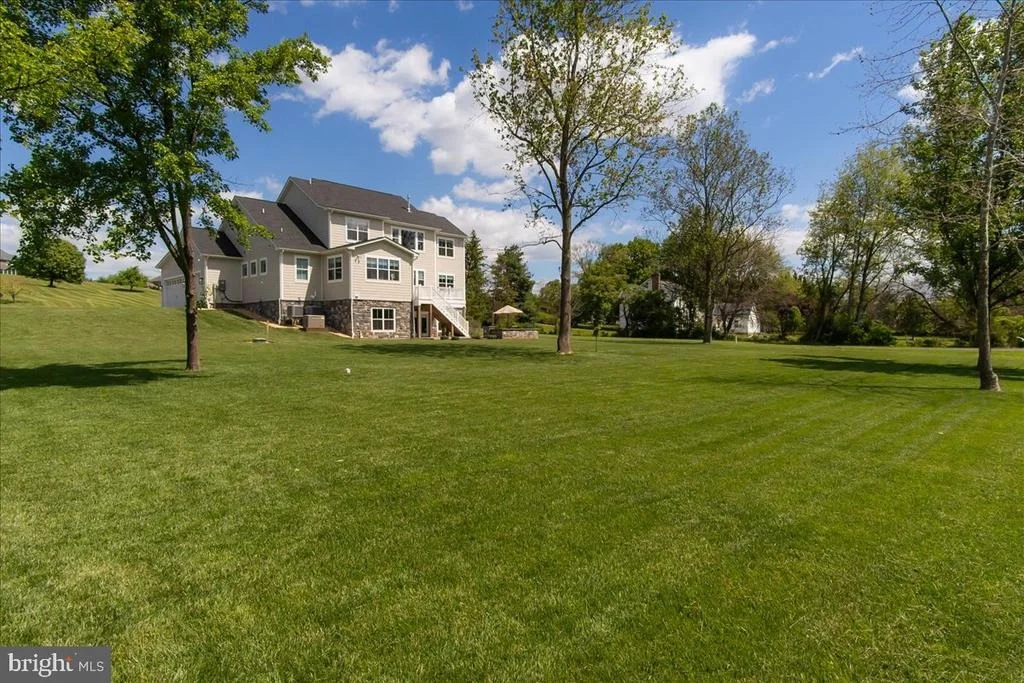 Photo of 7172 MEADOWBROOKE DRIVE