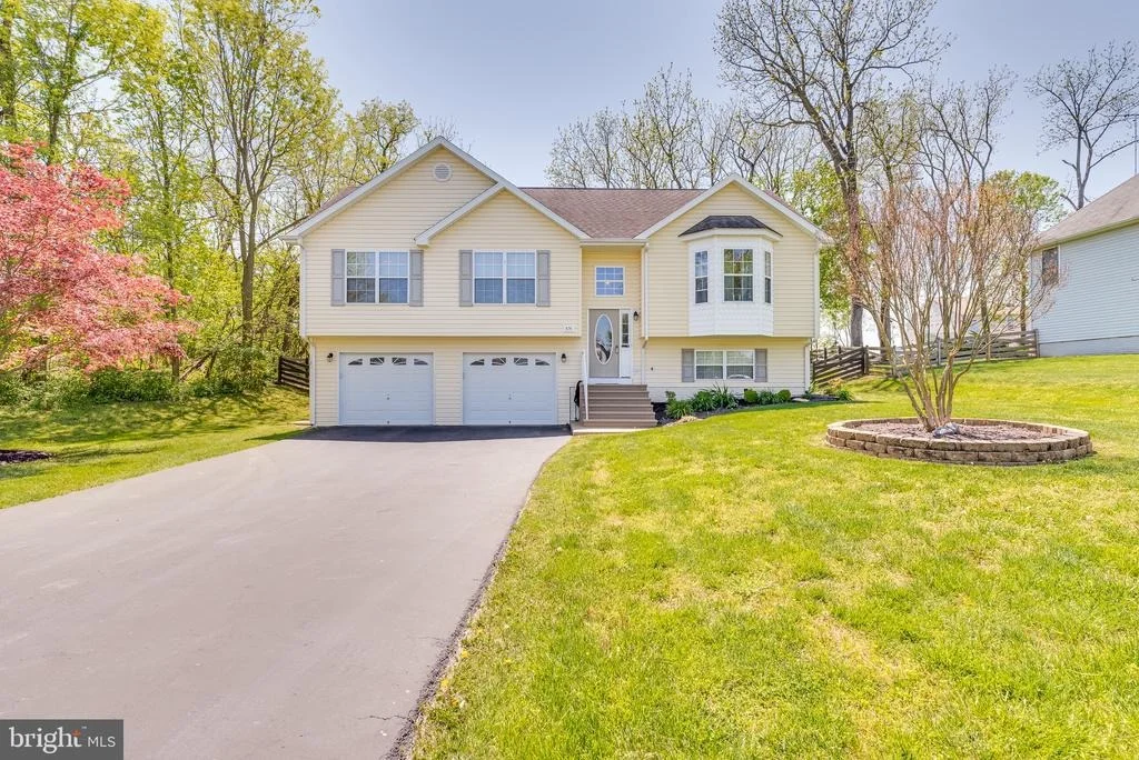 Photo of 476 OAK LEE