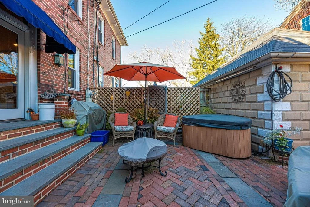 Photo of 24 COLLEGE AVENUE