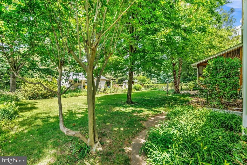 Photo of 565 SUNSET KNOLL ROAD