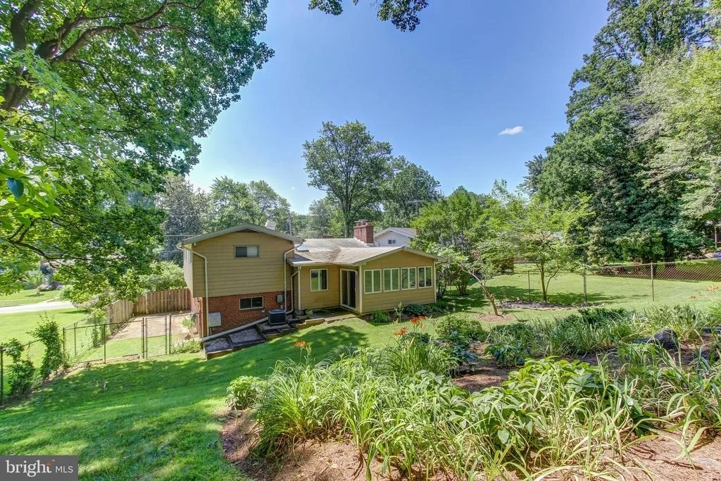 Photo of 703 HILLSBORO DRIVE