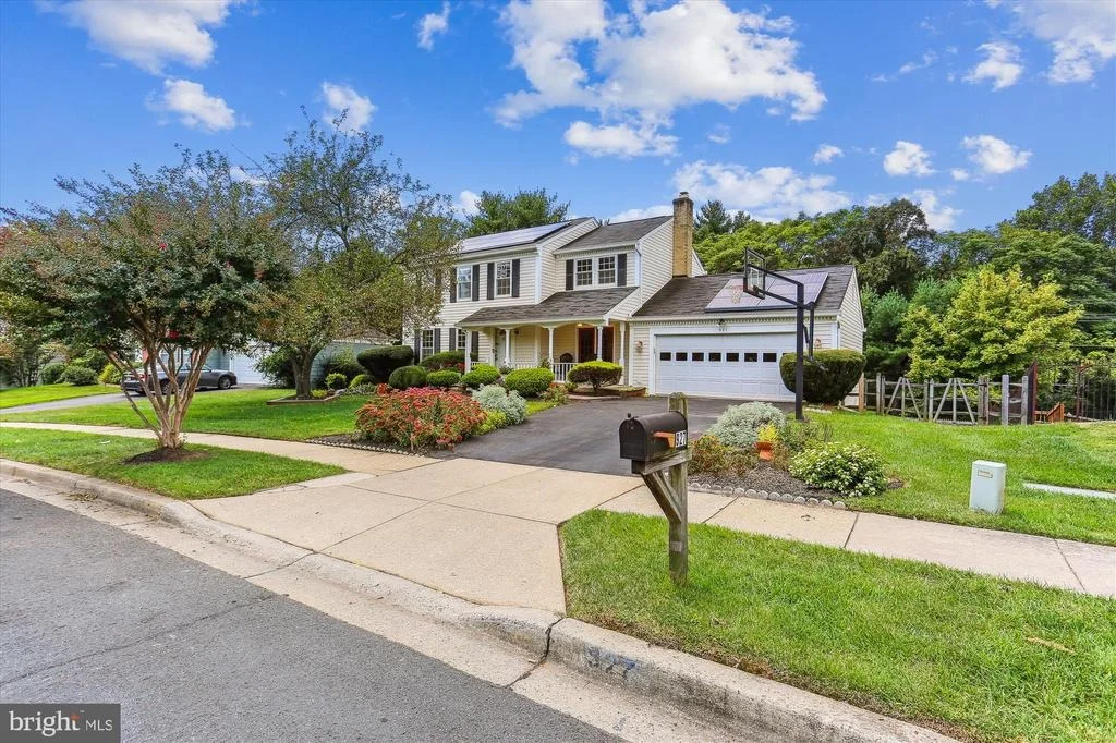 Photo of 927 POINTER RIDGE DRIVE
