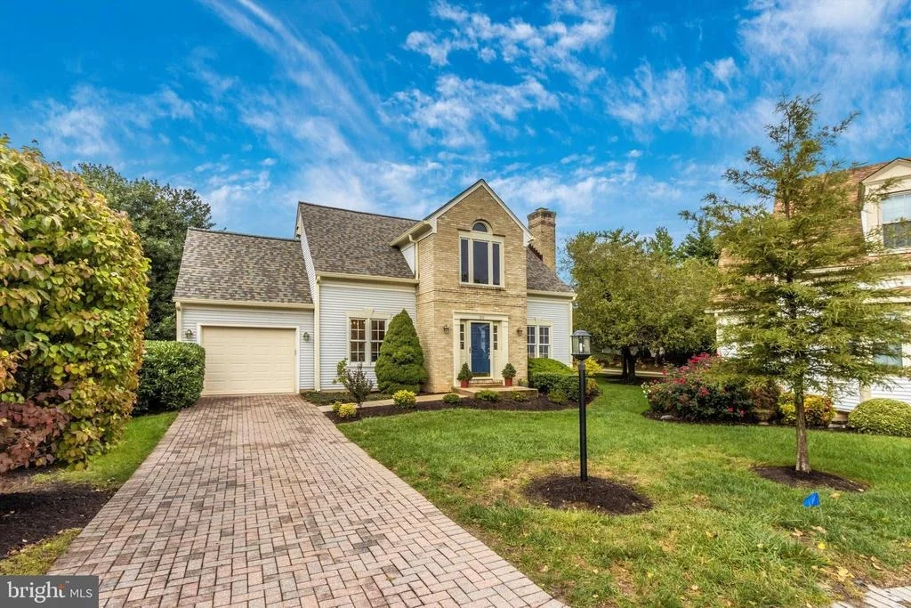 Photo of 833 DUNBROOKE COURT