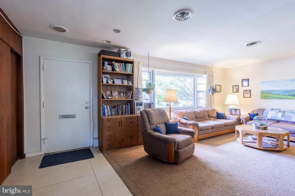 Photo of 6609 AMLEIGH ROAD