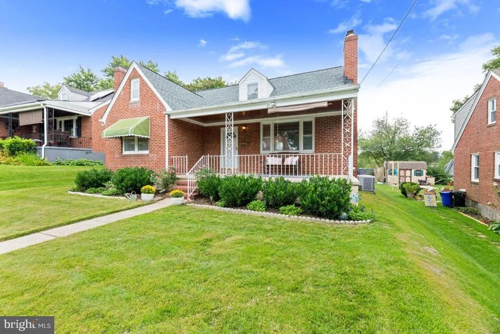 Photo of 403 GRALAN ROAD