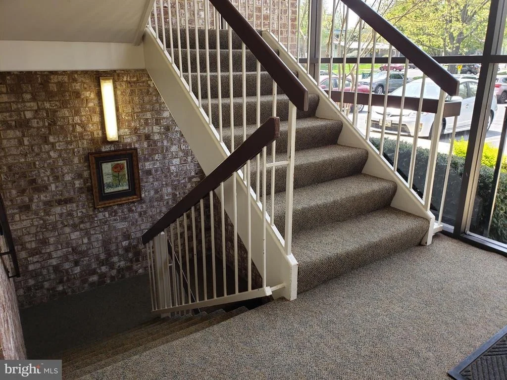 Photo of Unit 71B at 3600 GLENEAGLES DRIVE