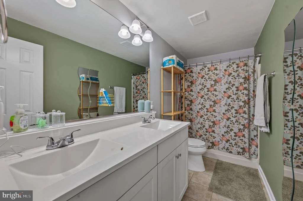 Photo of 28 E E STREET