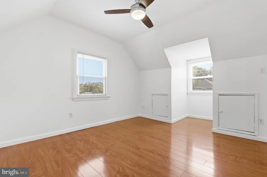 Photo of 1511 CREST ROAD