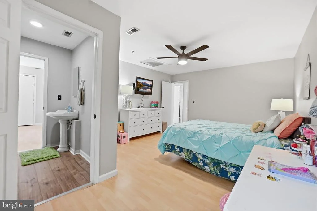 Photo of 5943 SNEED DRIVE