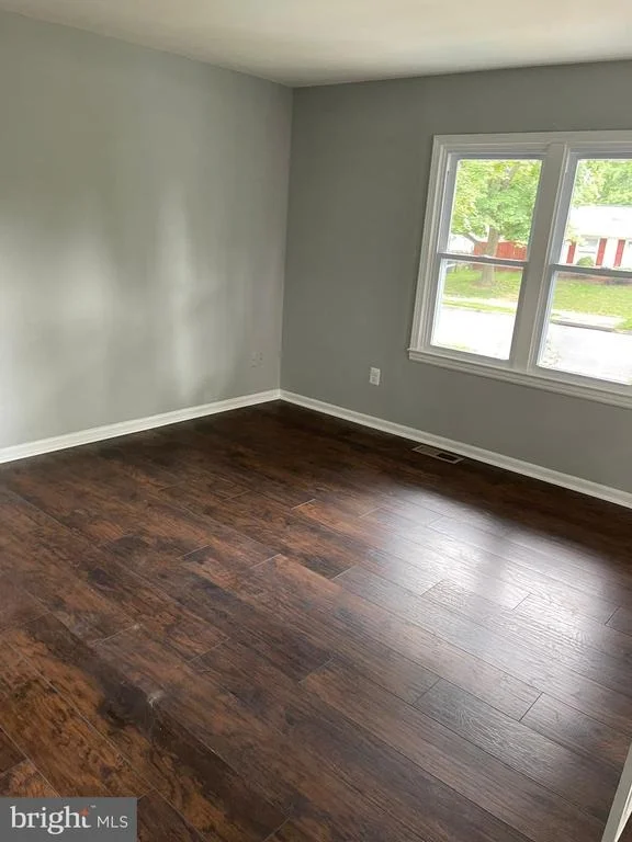 Photo of 610 W NETTLE TREE ROAD