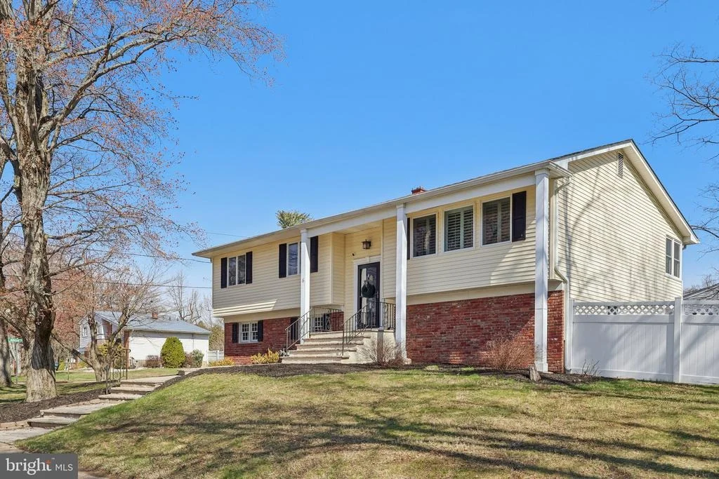 Photo of 6 RYDAL DRIVE