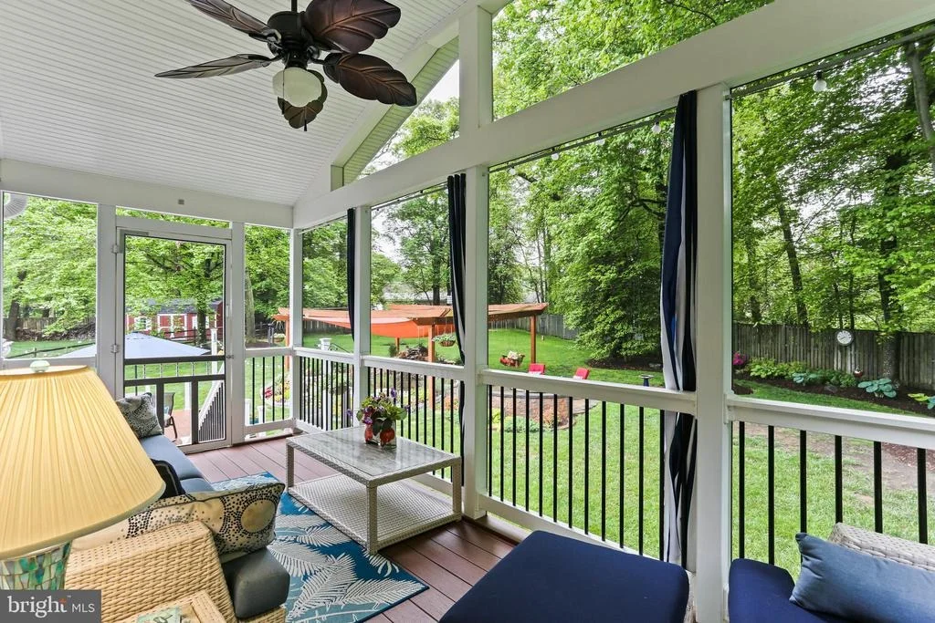 Photo of 10000 MADRONAWOOD DRIVE