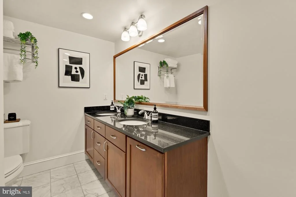 Photo of Unit 2 at 6 LOGAN CIRCLE NW