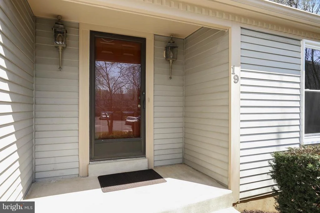 Photo of 19 SCHUBERT COURT