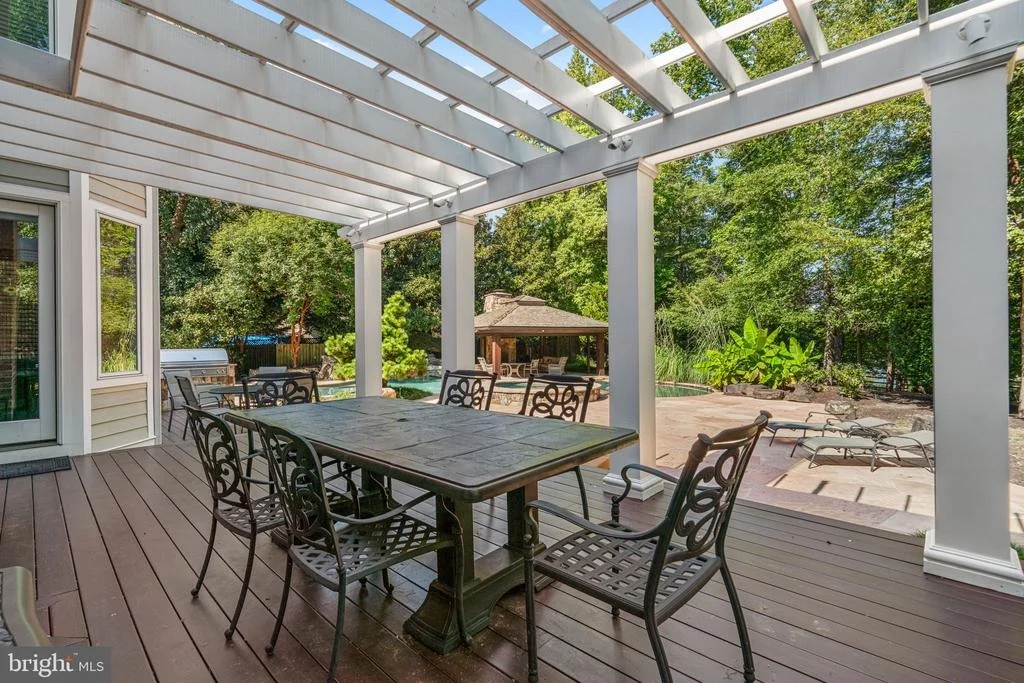 Photo of 370 EAGLE HILL ROAD