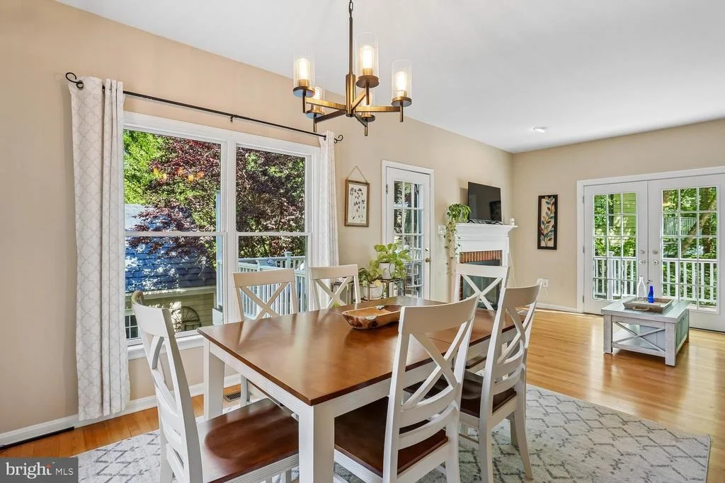 Photo of 465 TSCHIFFELY SQUARE ROAD