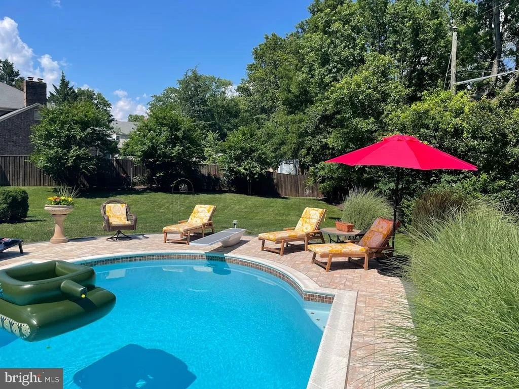 Photo of 9426 MOUNT VERNON CIRCLE