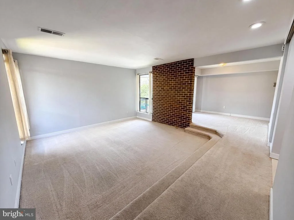 Photo of Unit 302 at 9907 BLUNDON DRIVE