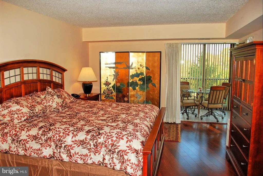 Photo of Unit 508 at 5902 MOUNT EAGLE DRIVE