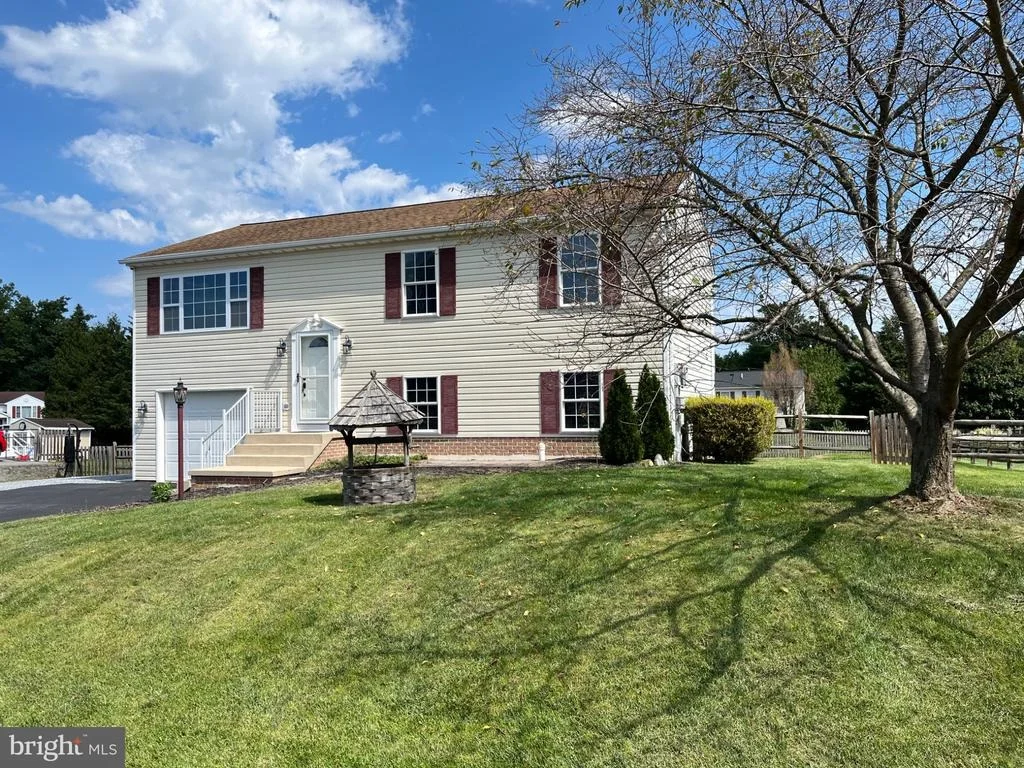 Photo of 15932 HIBISCUS DRIVE