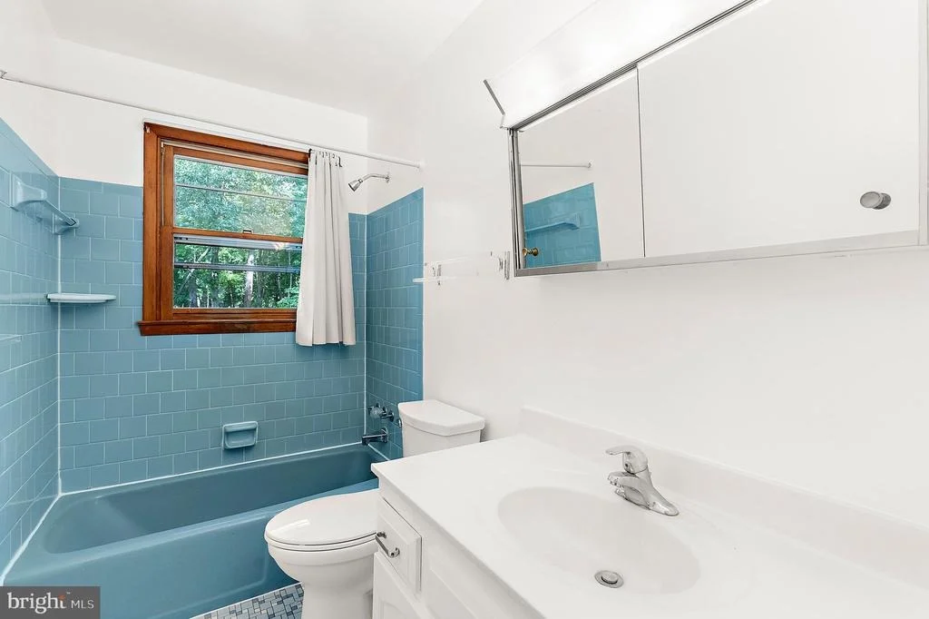 Photo of 130 CIRCLE ROAD