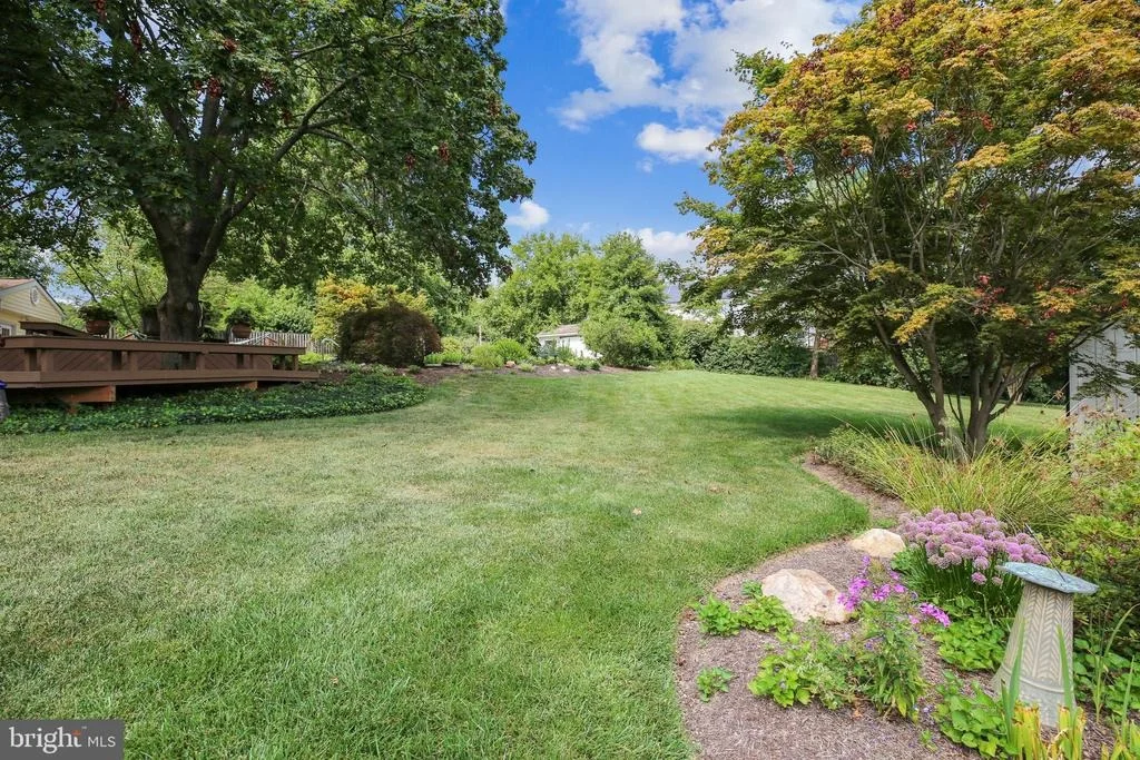 Photo of 15225 CENTERGATE DRIVE