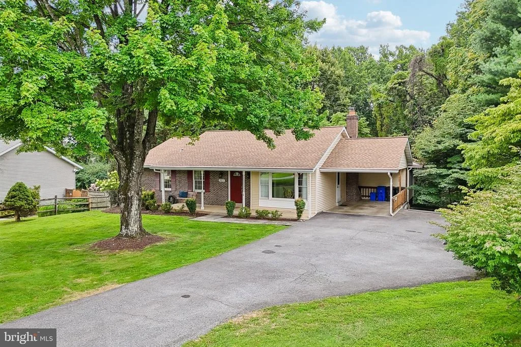 Photo of 24833 SHOWBARN CIRCLE