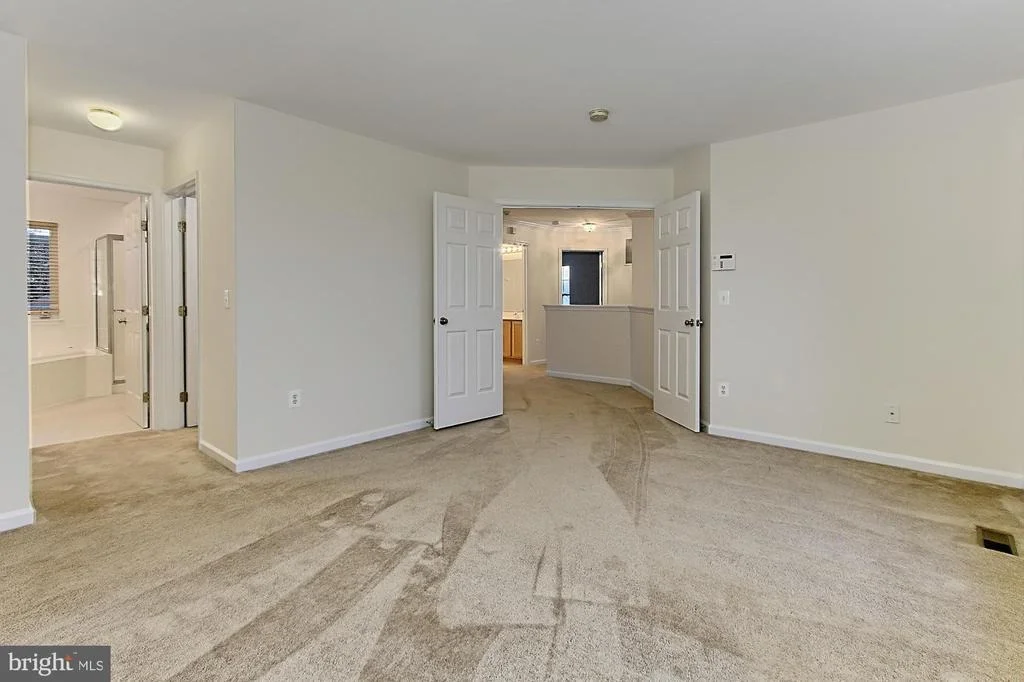 Photo of 6715 SELBOURNE LANE