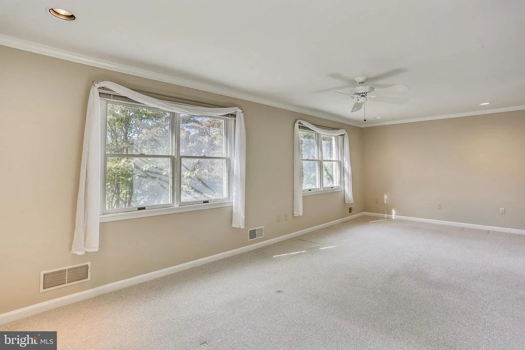 Photo of 19005 PLUMMER DRIVE