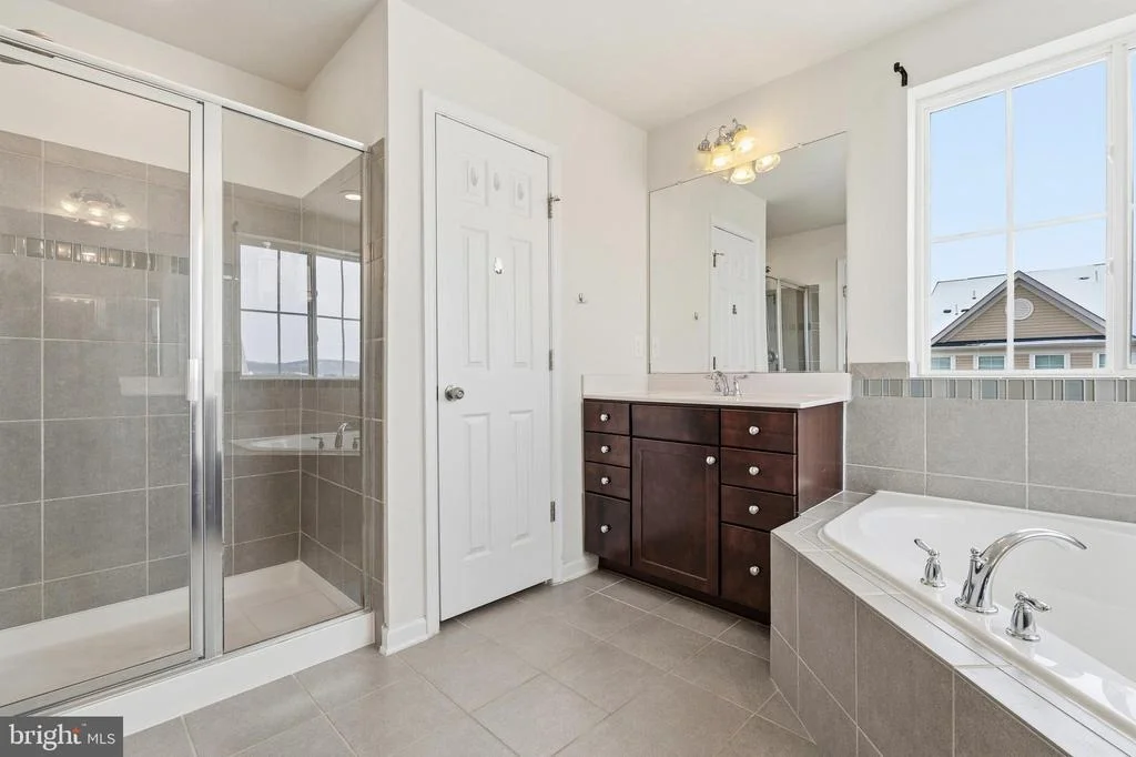 Photo of 5902 FORUM SQUARE