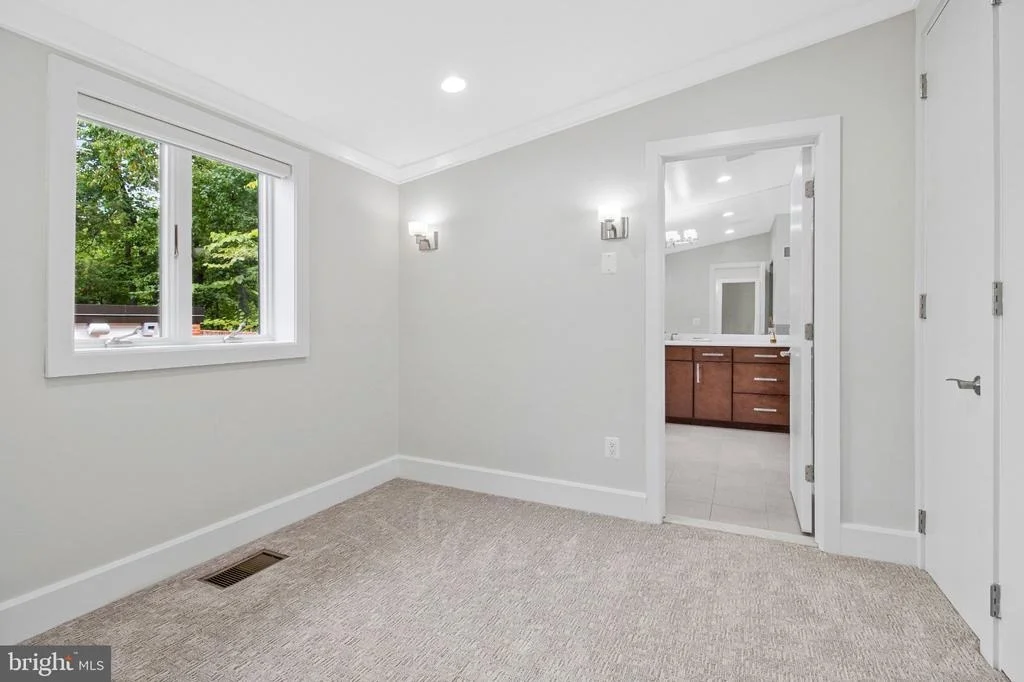 Photo of 1753 ARMY NAVY DRIVE