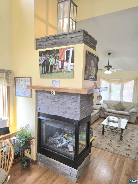 Photo of 798 JEFFERSON DR