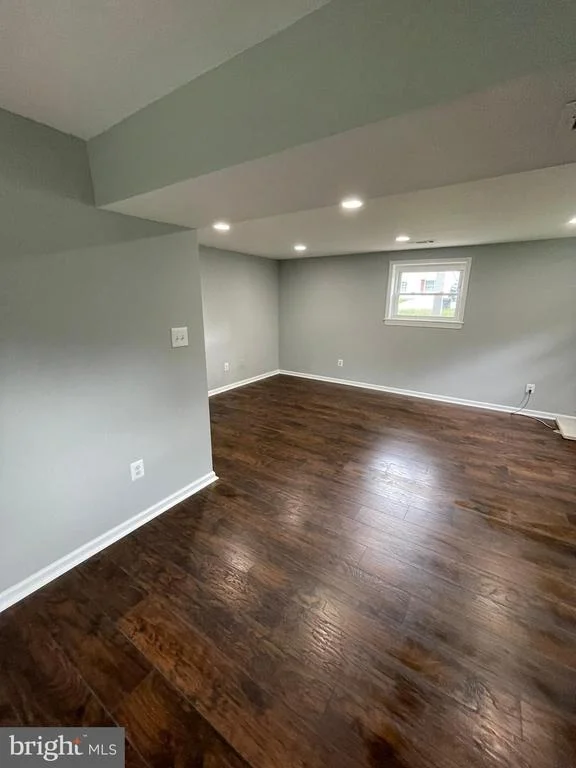Photo of 610 W NETTLE TREE ROAD