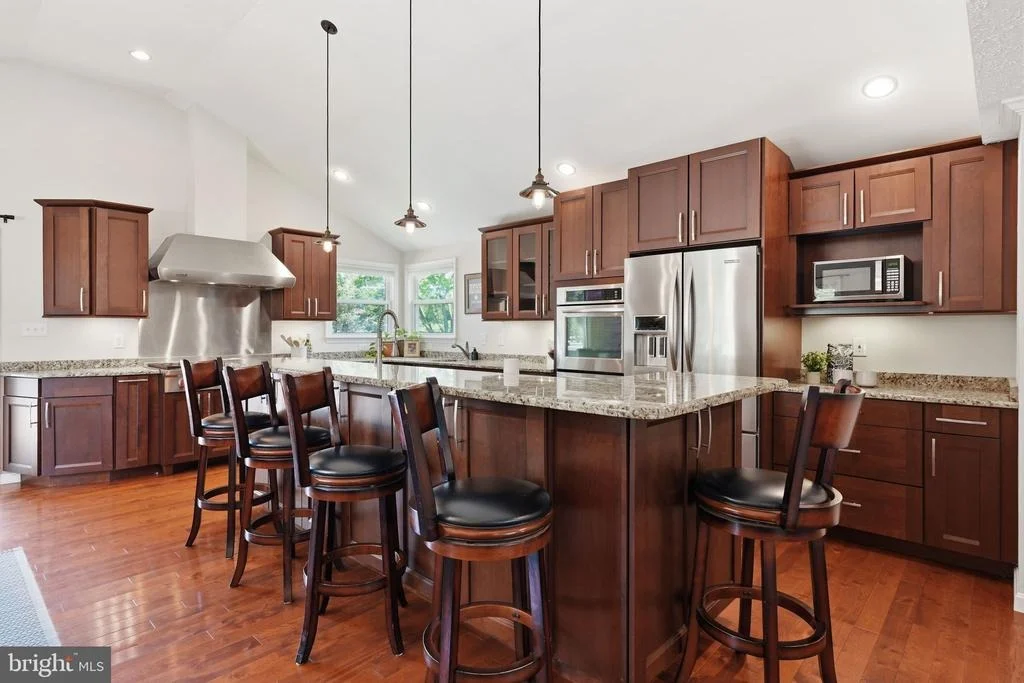 Photo of 490 ELEANOR LANE