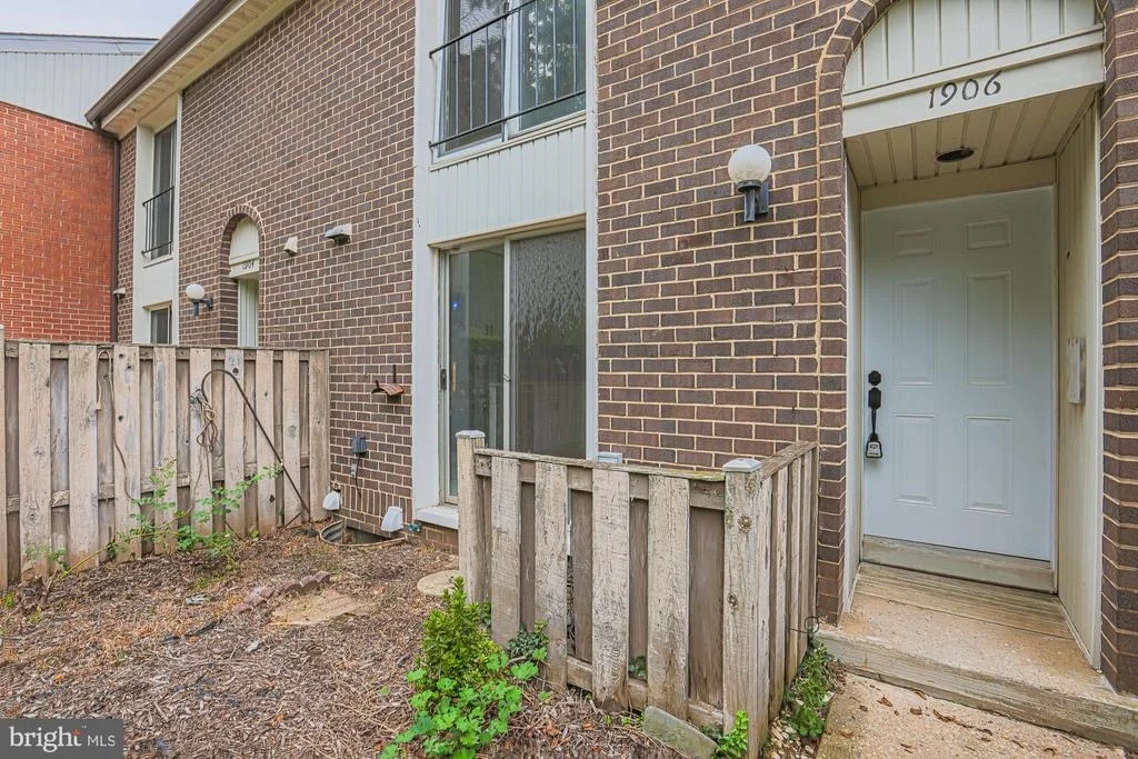 Photo of 1906 GREENHAVEN DRIVE