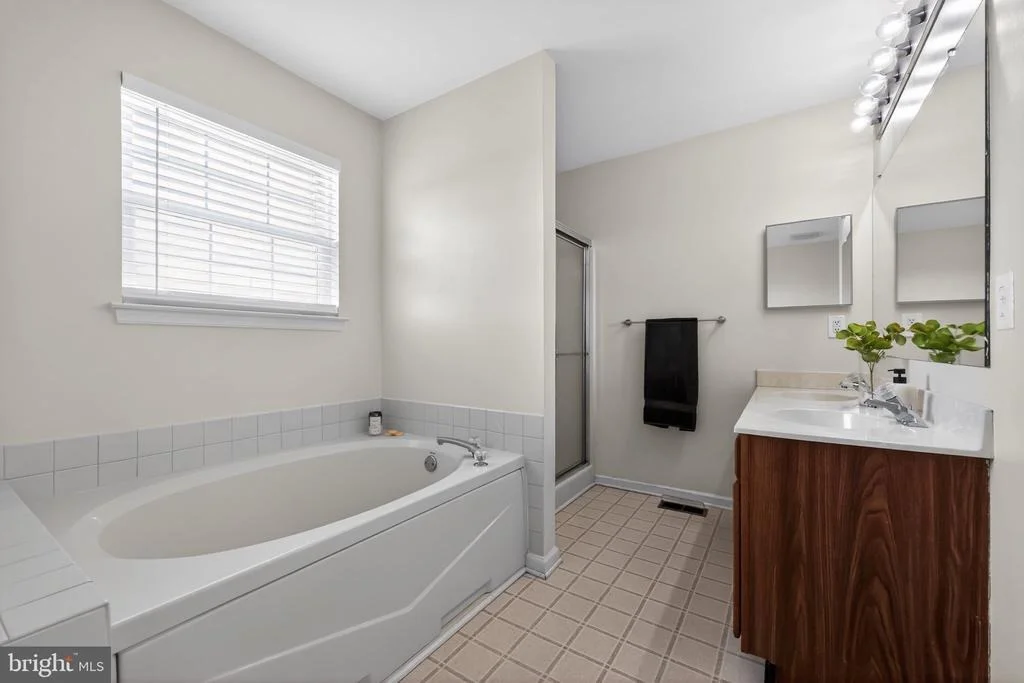 Photo of 112 OLIVINE CIRCLE