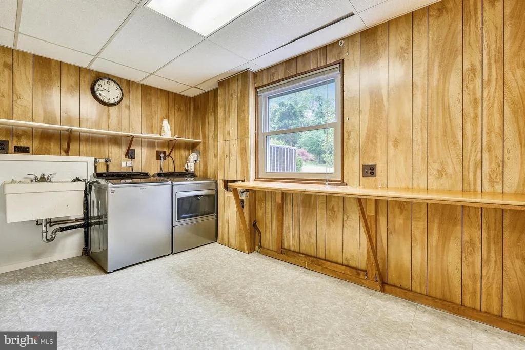 Photo of 2417 NEES LANE