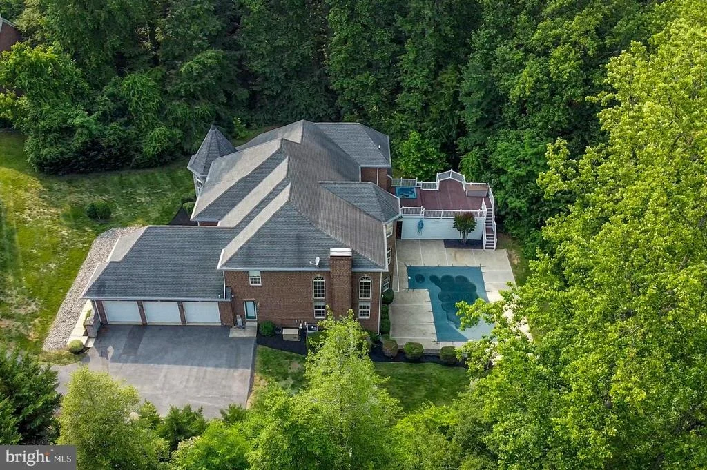 Photo of 1002 COVINGTON WAY