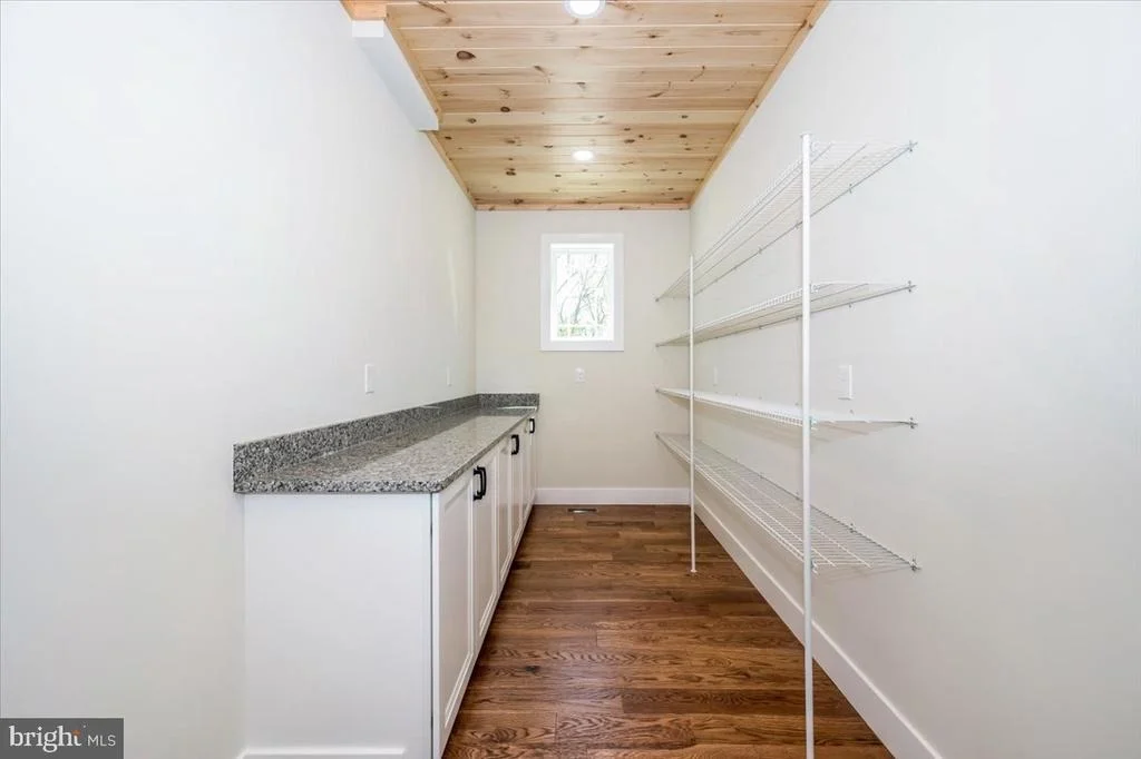 Photo of 460 SHADE TREE LANE