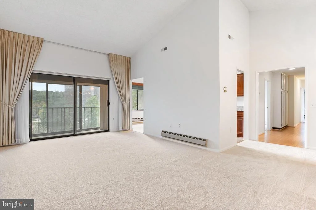 Photo of Unit 863E at 15301 PINE ORCHARD DRIVE