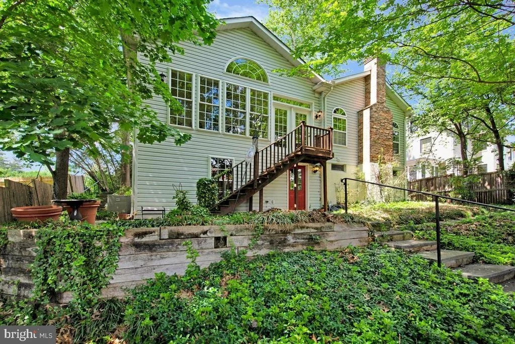 Photo of 8929 COLESVILLE ROAD