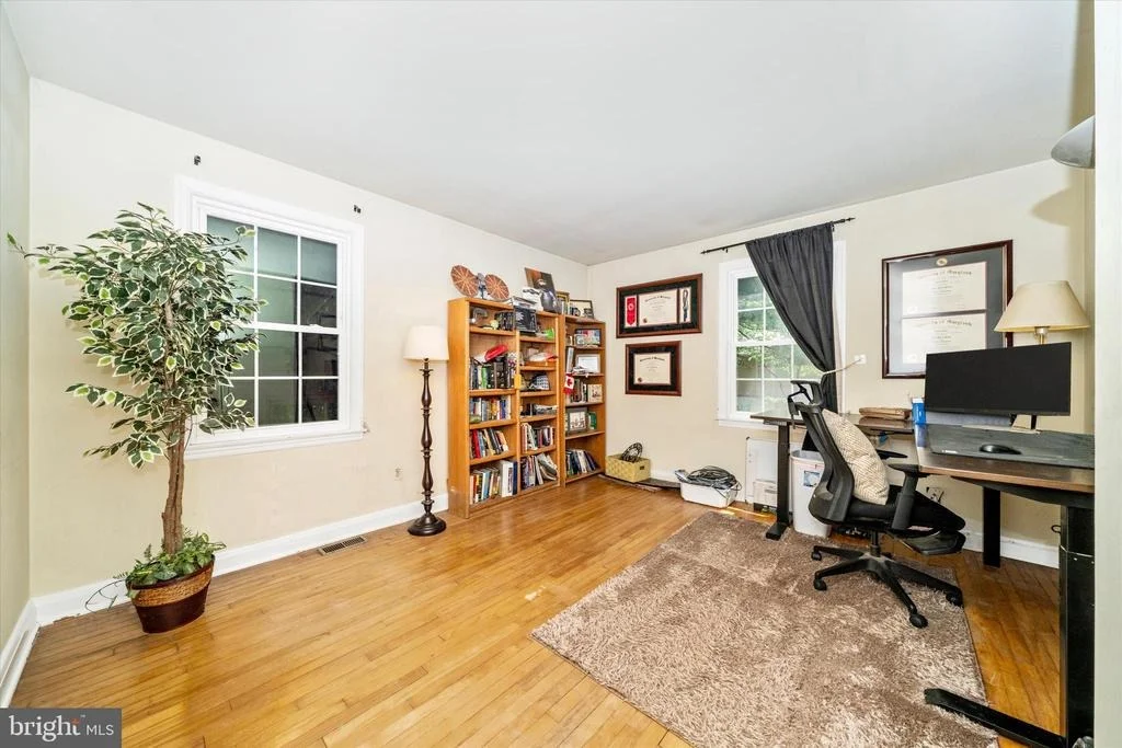 Photo of 5521 WATERLOO ROAD