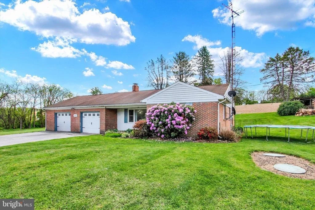 Photo of 5840 YORK ROAD
