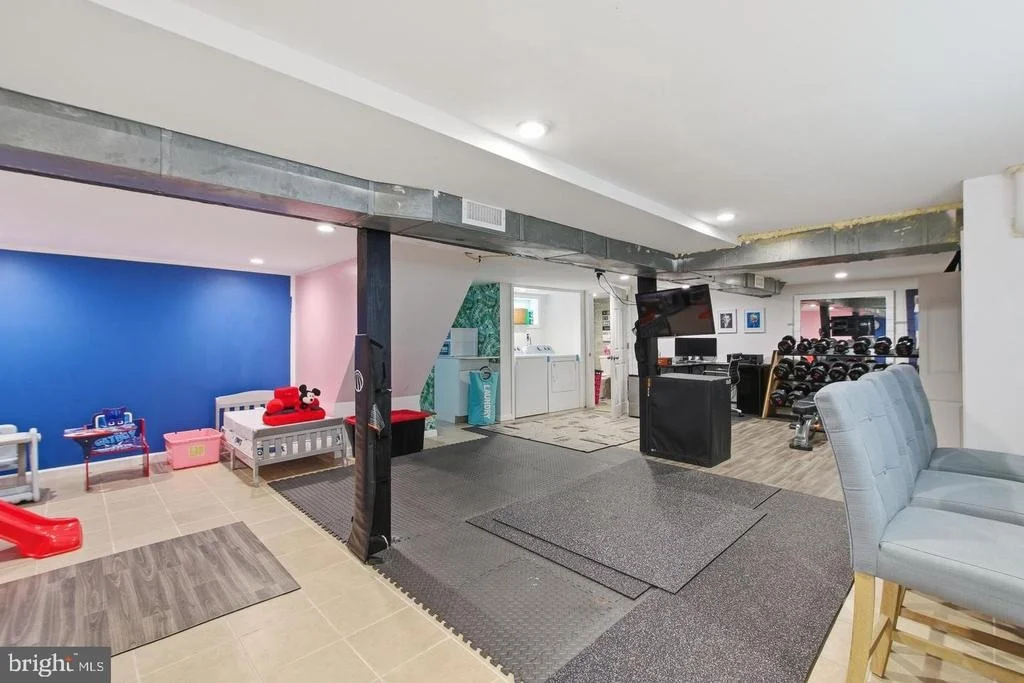 Photo of 1742 LESLIE ROAD