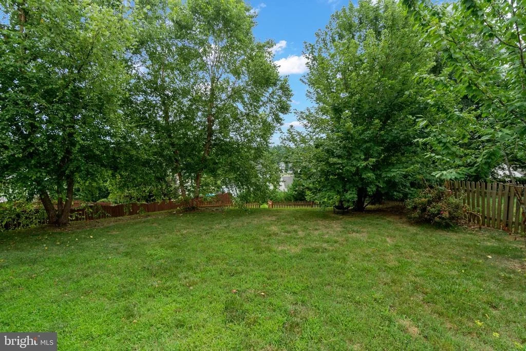 Photo of 6912 VERSAILLE DRIVE