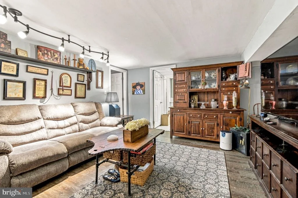 Photo of 1260 BEVERLY ROAD